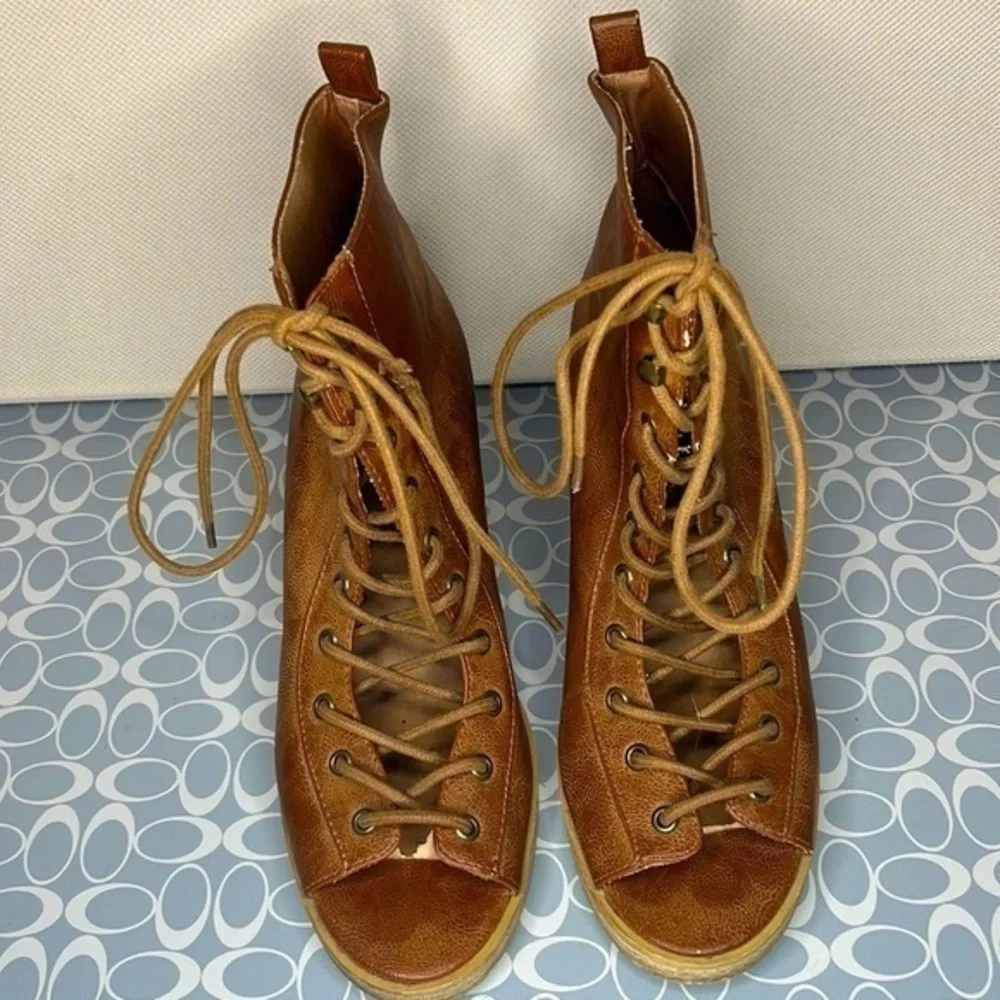 Deen & Ozzy Chunky-heel, Open-toe, Lace-up Booties 8.5‎